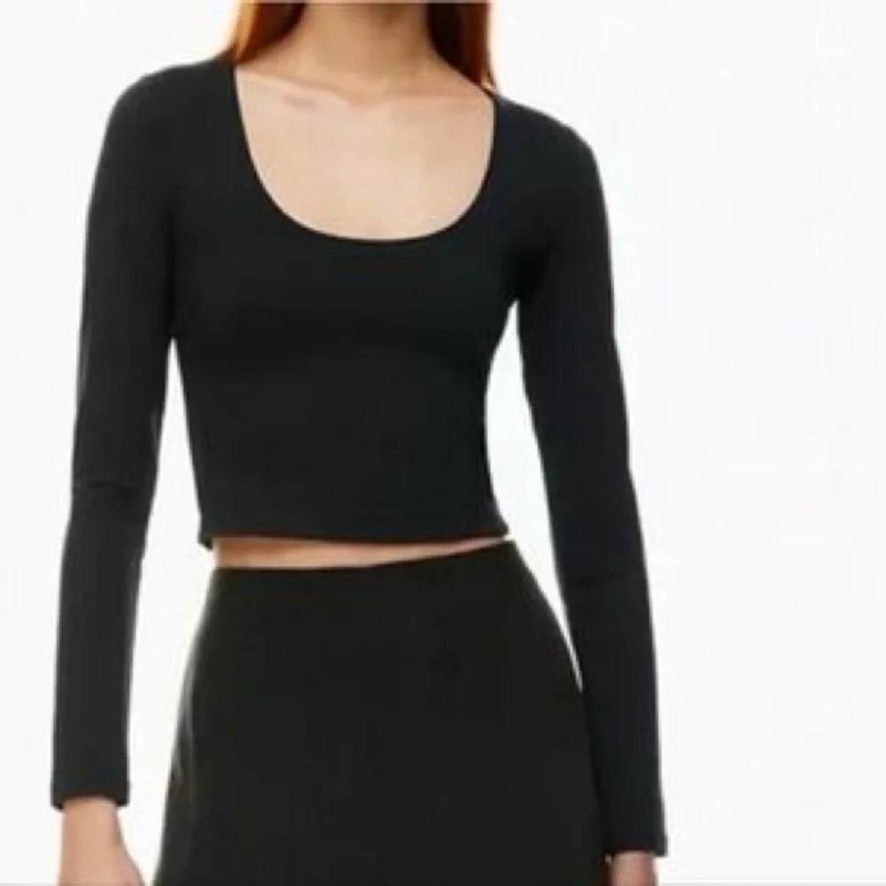 ARITZIA Babaton Contour Black Long Sleeve Cropped Bodycon Top Size Small